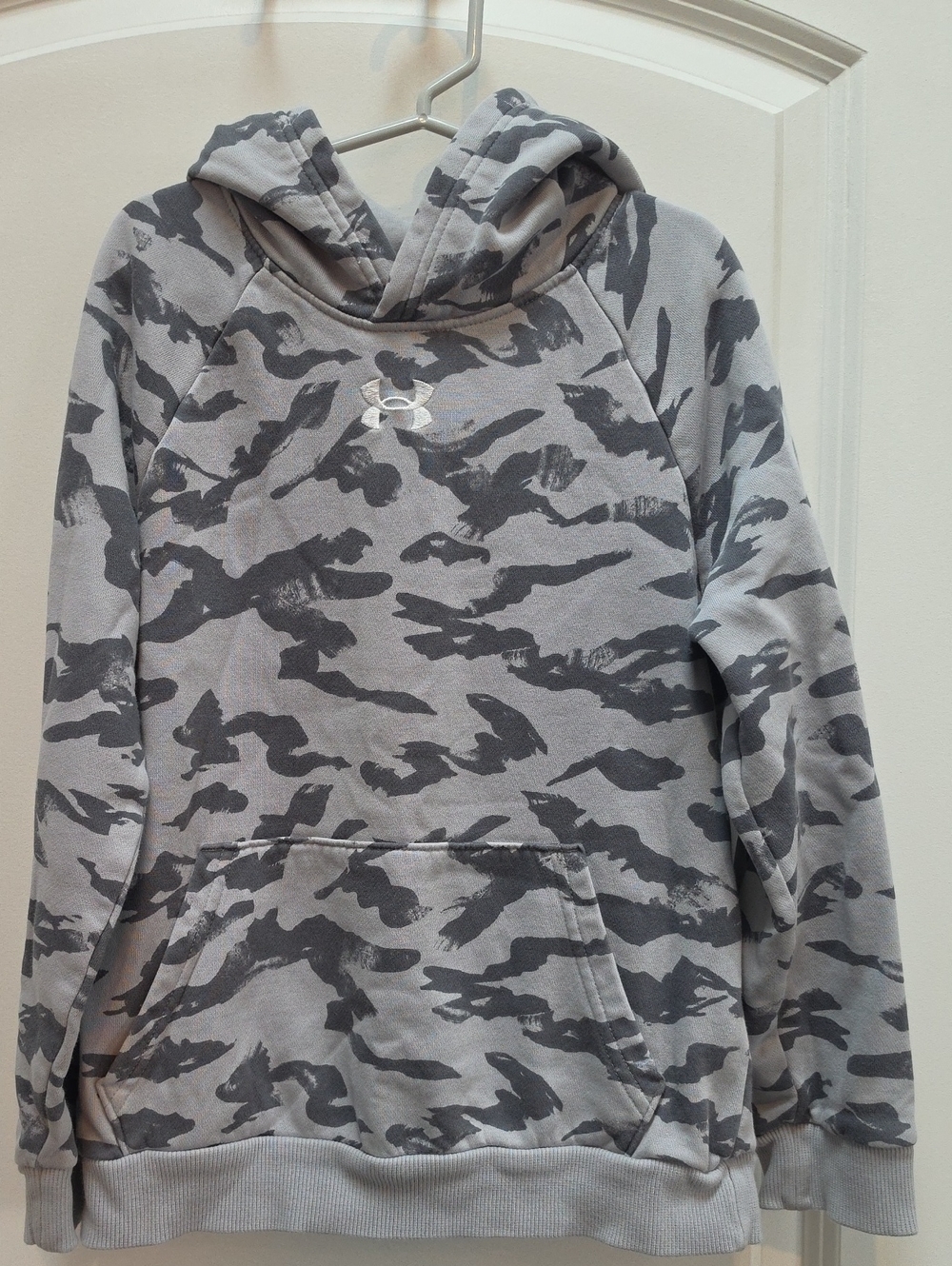 Under Armour Gray Camo Kids Hoodie, Youth SMALL
